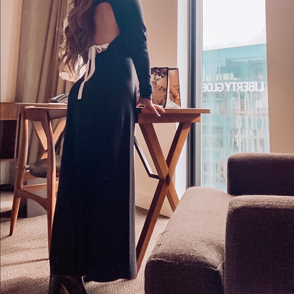 Open back white ribbon detail sweater dress